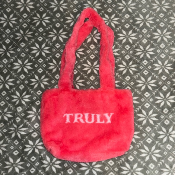 Truly Beauty Bag - Picture 1 of 4